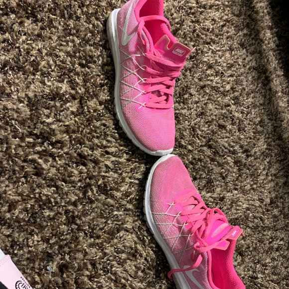 Nike Flex Shoes - Picture 2 of 3